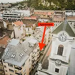 New 1Bdr Modern Bauhaus Flat