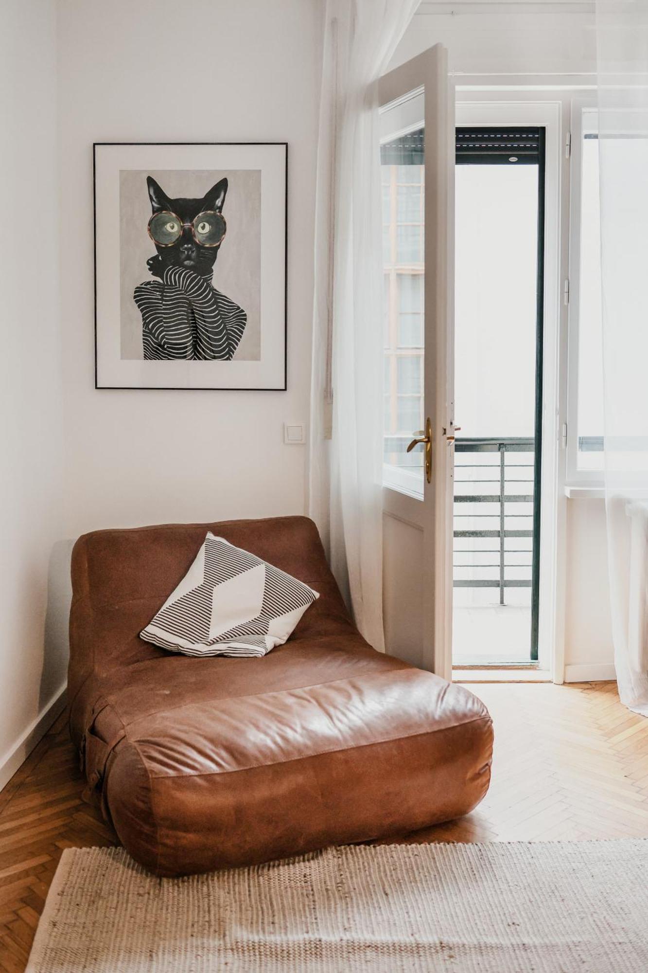 New 1bdr Modern Bauhaus Flat Apartment *