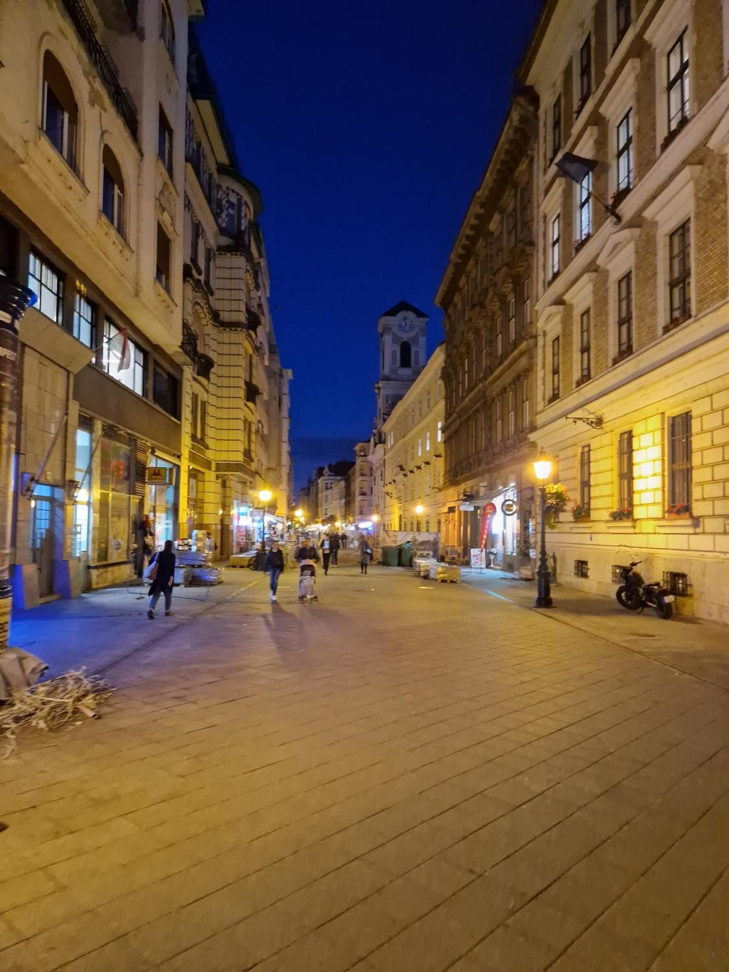 New 1bdr Modern Bauhaus Flat Budapest